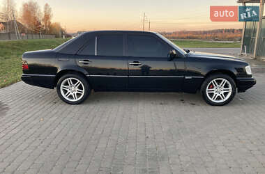 Седан Mercedes-Benz E-Class 1994 в Костополе