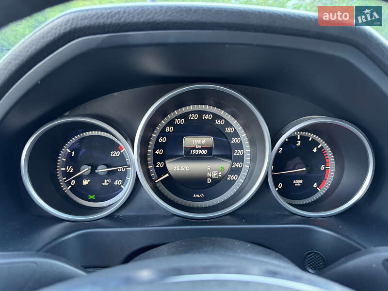Седан Mercedes-Benz E-Class 2015 в Иршаве
