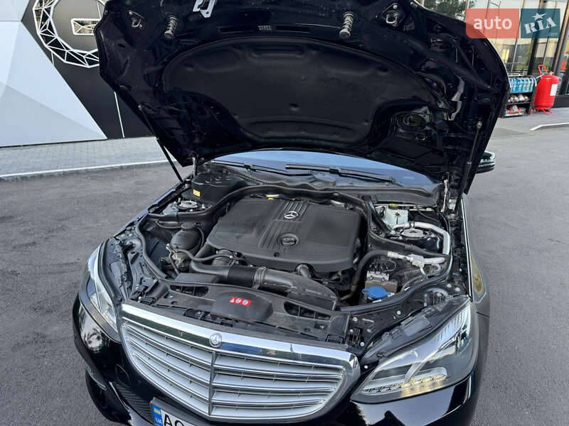Седан Mercedes-Benz E-Class 2015 в Иршаве