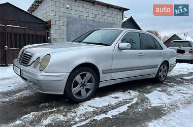 Седан Mercedes-Benz E-Class 2001 в Полонному