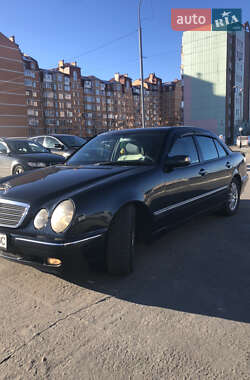 Седан Mercedes-Benz E-Class 1999 в Вараші