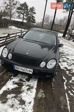 Седан Mercedes-Benz E-Class 2003 в Познані