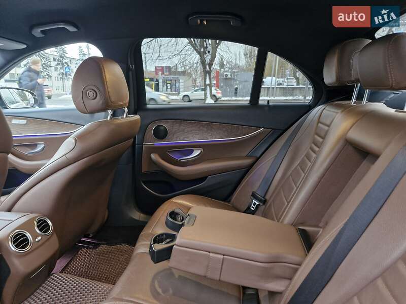 Седан Mercedes-Benz E-Class 2017 в Львове