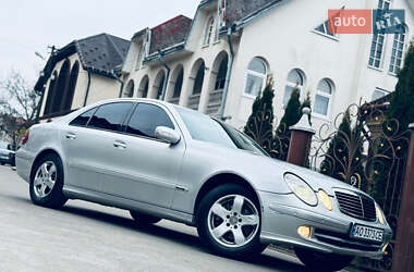 Седан Mercedes-Benz E-Class 2004 в Нижній Апші