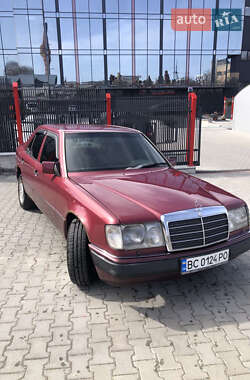 Седан Mercedes-Benz E-Class 1993 в Львові