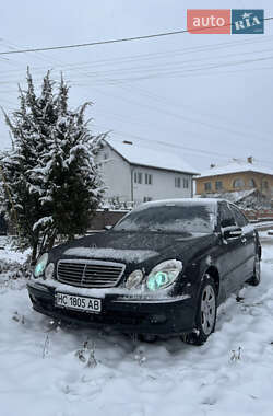 Седан Mercedes-Benz E-Class 2004 в Львові