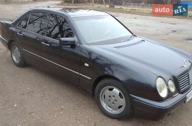 Седан Mercedes-Benz E-Class 1997 в Запоріжжі