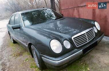 Седан Mercedes-Benz E-Class 1998 в 