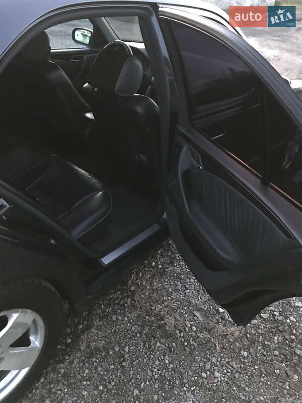 Седан Mercedes-Benz E-Class 2000 в Арцизові