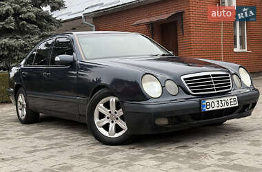 Седан Mercedes-Benz E-Class 2000 в Кременце