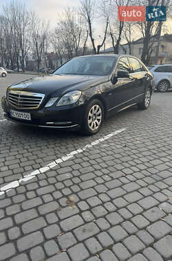 Седан Mercedes-Benz E-Class 2010 в Львові