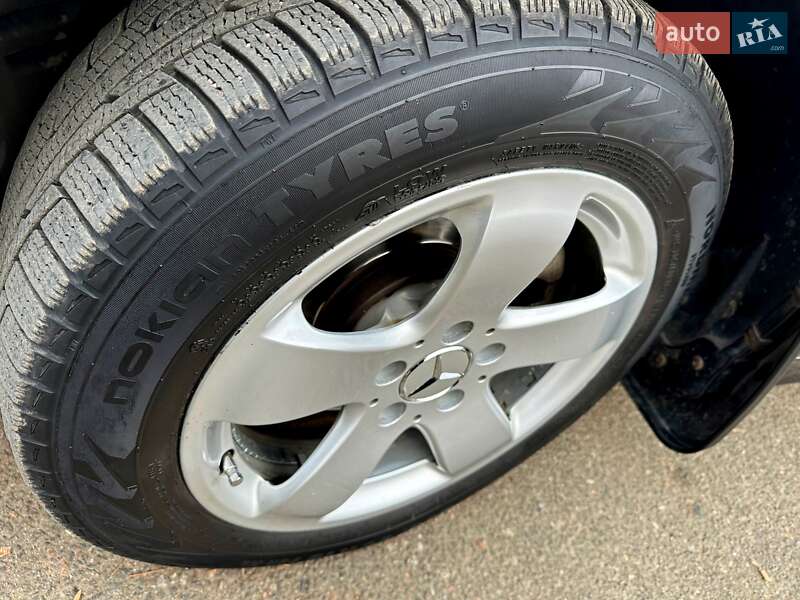 Седан Mercedes-Benz E-Class 2005 в Николаеве