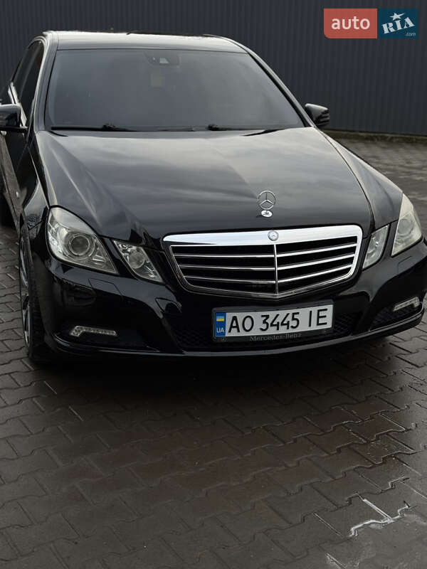 Седан Mercedes-Benz E-Class 2009 в Иршаве