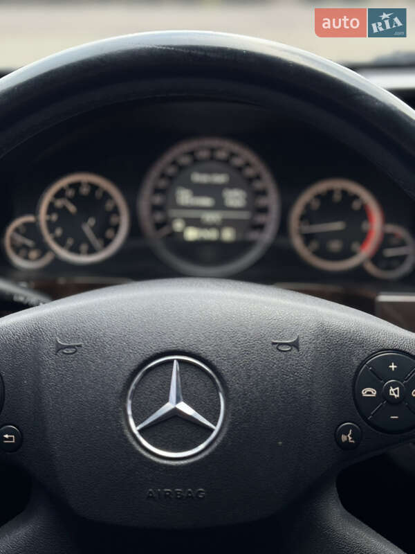 Седан Mercedes-Benz E-Class 2009 в Иршаве