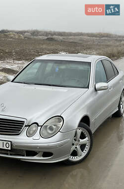 Седан Mercedes-Benz E-Class 2003 в Ровно