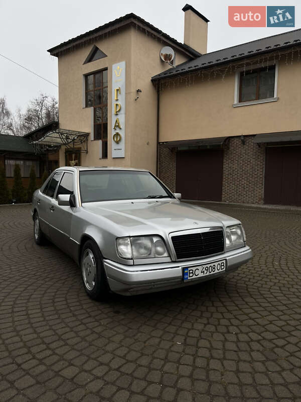 Седан Mercedes-Benz E-Class 1994 в Червонограді