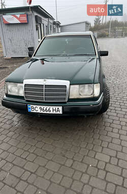 Седан Mercedes-Benz E-Class 1987 в Мостиске