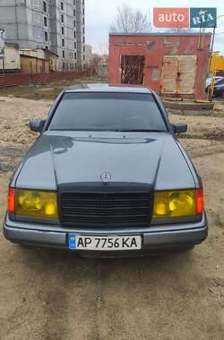 Седан Mercedes-Benz E-Class 1986 в Запоріжжі