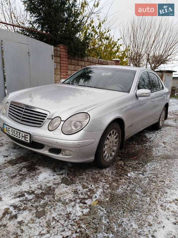Седан Mercedes-Benz E-Class 2003 в Кривом Роге