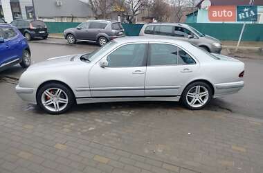 Седан Mercedes-Benz E-Class 2000 в Луцьку