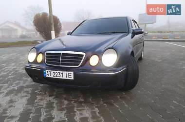 Седан Mercedes-Benz E-Class 2001 в Снятині