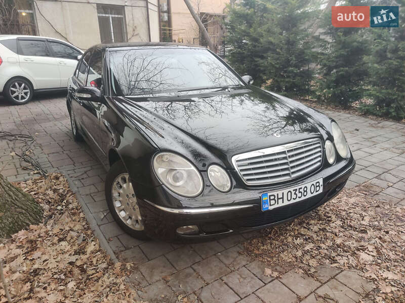 Седан Mercedes-Benz E-Class 2002 в 