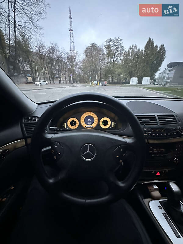 Седан Mercedes-Benz E-Class 2004 в Дніпрі