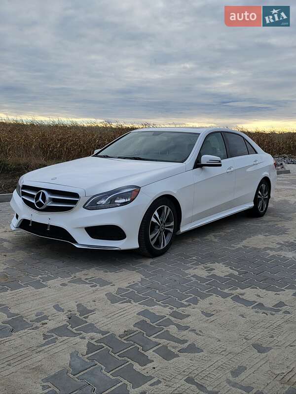 Седан Mercedes-Benz E-Class 2015 в 