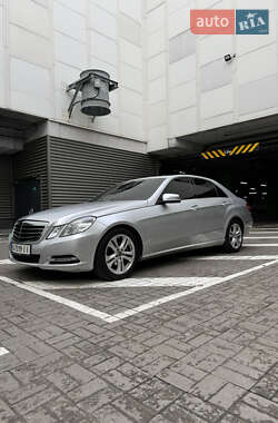 Седан Mercedes-Benz E-Class 2012 в Києві