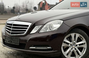 Седан Mercedes-Benz E-Class 2010 в Львові