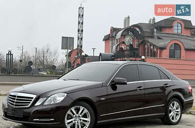 Седан Mercedes-Benz E-Class 2010 в Львові