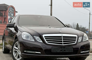 Седан Mercedes-Benz E-Class 2010 в Львові