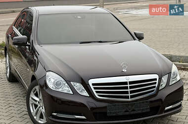 Седан Mercedes-Benz E-Class 2010 в Львові