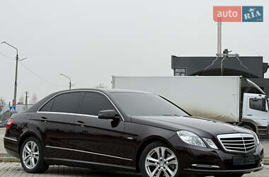 Седан Mercedes-Benz E-Class 2010 в Львові