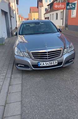 Седан Mercedes-Benz E-Class 2010 в Киеве