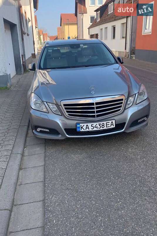 Mercedes-Benz E-Class 2010