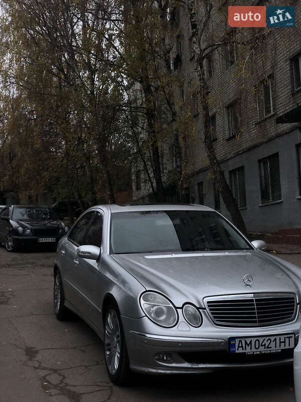 Седан Mercedes-Benz E-Class 2002 в Борисполе