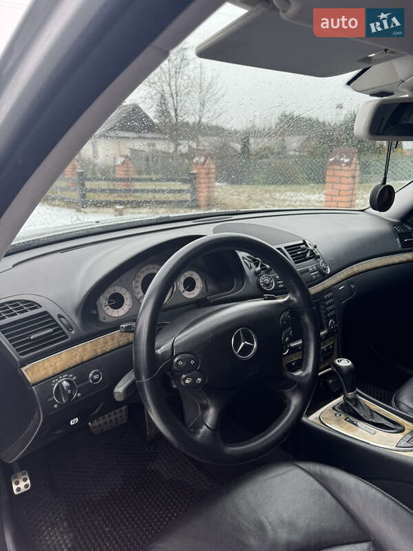 Седан Mercedes-Benz E-Class 2007 в Сарнах