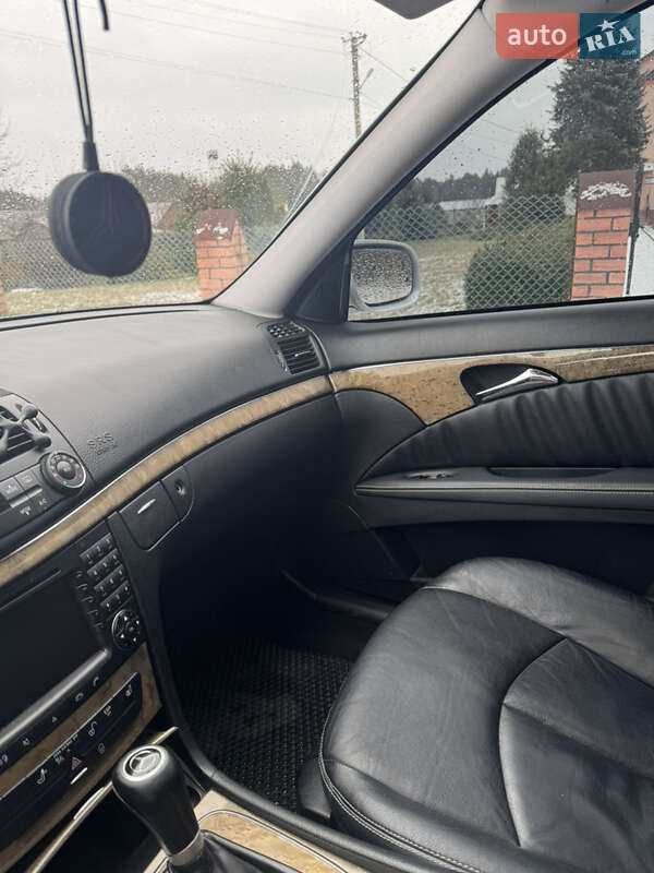 Седан Mercedes-Benz E-Class 2007 в Сарнах