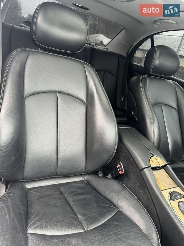 Седан Mercedes-Benz E-Class 2007 в Сарнах