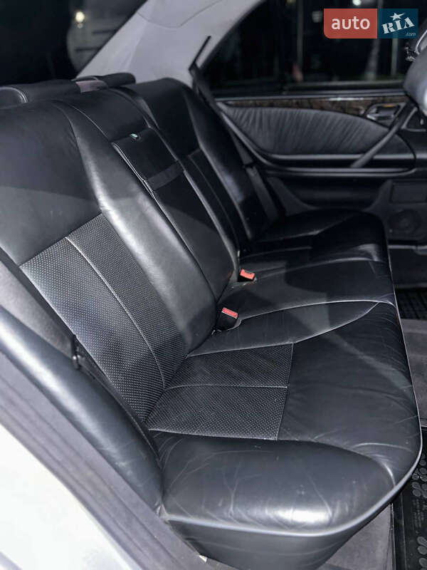Седан Mercedes-Benz E-Class 2001 в Сокалі