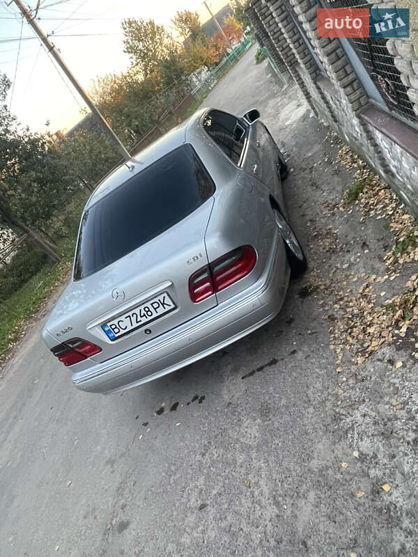 Седан Mercedes-Benz E-Class 2001 в Сокалі