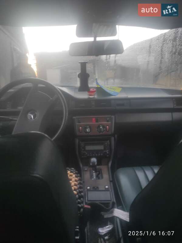 Седан Mercedes-Benz E-Class 1986 в Белгороде-Днестровском