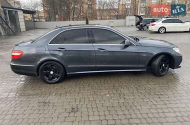 Седан Mercedes-Benz E-Class 2010 в Староконстантинове