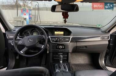 Седан Mercedes-Benz E-Class 2010 в Староконстантинове