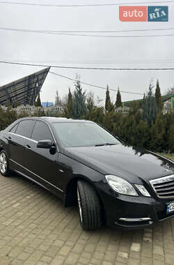 Седан Mercedes-Benz E-Class 2010 в Черновцах