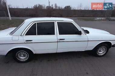 Седан Mercedes-Benz E-Class 1979 в Конотопі