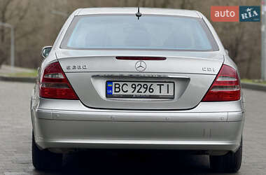 Седан Mercedes-Benz E-Class 2004 в Новояворовске