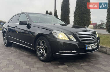 Седан Mercedes-Benz E-Class 2011 в Сарнах