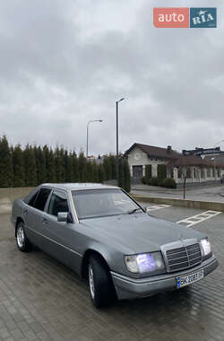 Седан Mercedes-Benz E-Class 1992 в Рівному